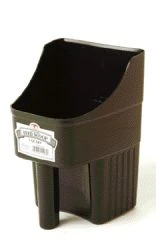 Enclosed Feed Scooper For Feed Or Seed 3 Qt Red - Image 9